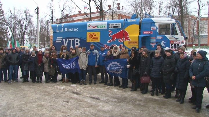 Призеры гонки «Париж-Дакар» - татарстанская команда гонщиков «КАМАЗ-Мастер» посетила Зеленодольск